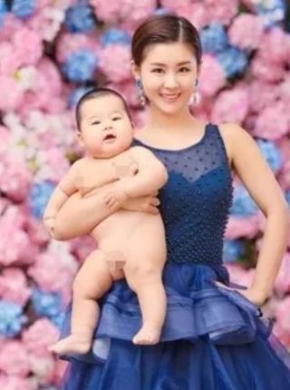 2007年，李小萌一个月没见王雷，跑去宿舍质问他，“你怎么这么久不来找我了？”王