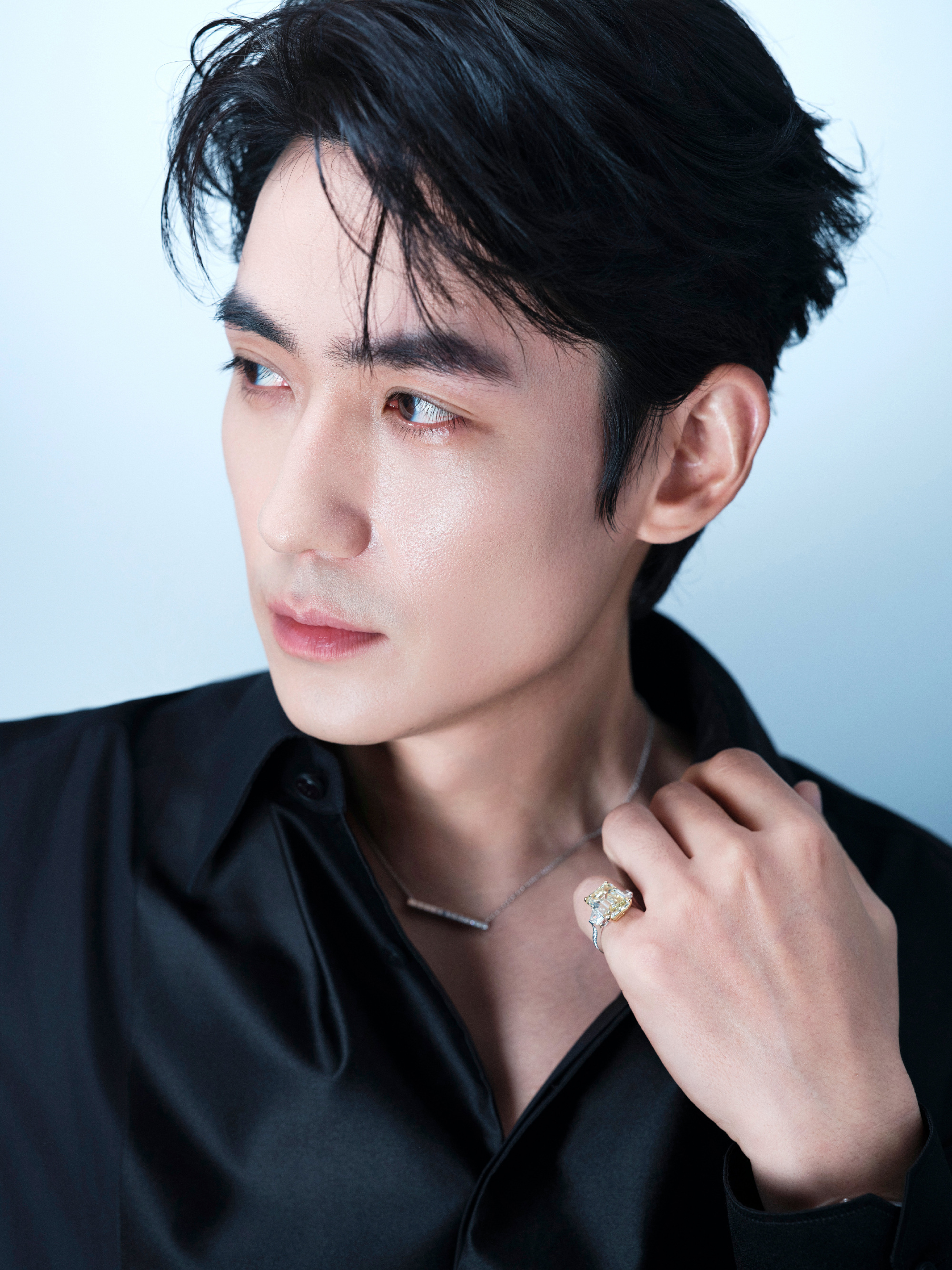 朱一龙这套太抗打了！！不愧是在大荧幕游刃有余的五官属实权威啊啊啊