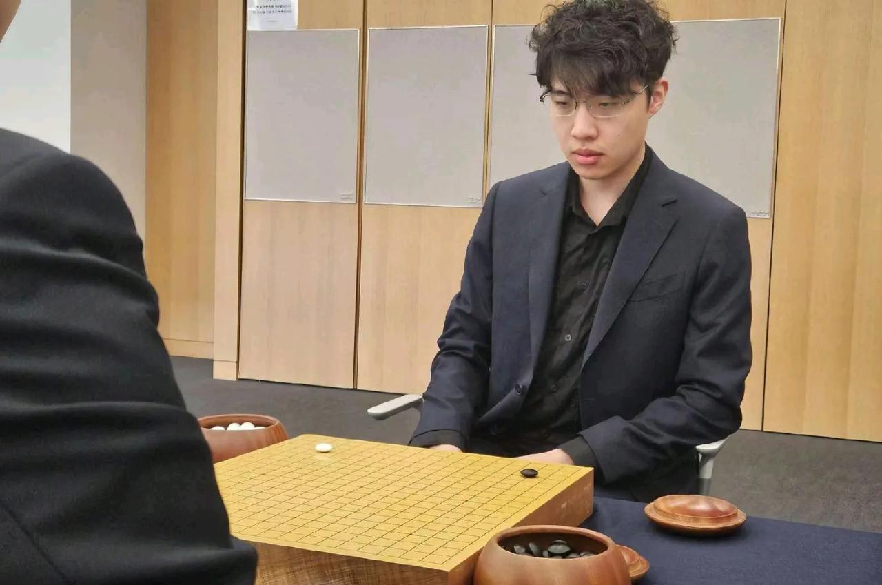 人数占优≠夺冠占优


第28届三星杯世界围棋大师赛32强战罢二轮，晋级八强中有