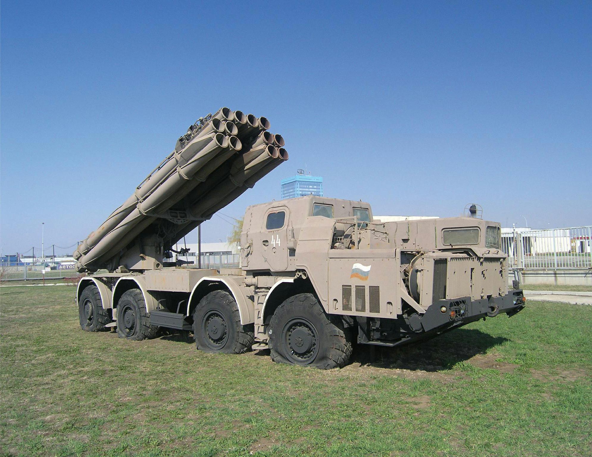 俄罗斯“龙卷风”火箭炮“龙卷风”（Smerch）火箭炮是苏联研制的多用途重型自行