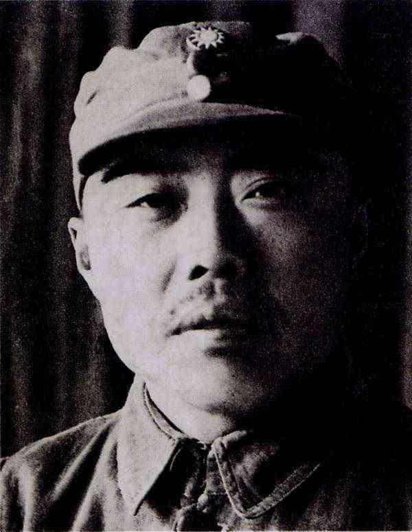 从纺织学徒成长为工人运动巨擘，守下南方游击火种撑起新四军根基，半生披荆斩棘却陨于