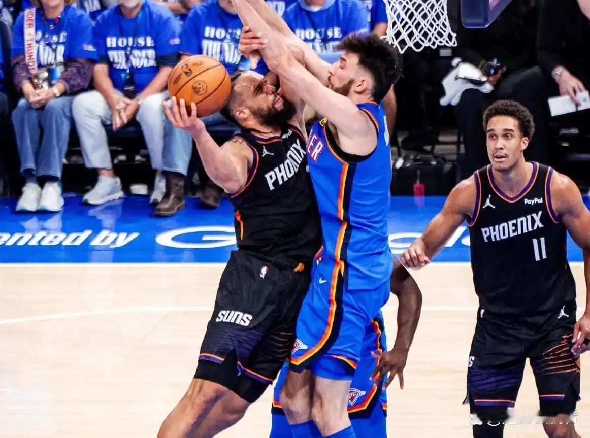 NBA季后赛，雷霆主场119-84狂胜太阳！亚历山大25分带队碾压，杰伦·威廉姆