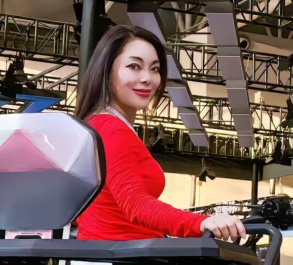 伯乐识才，知恩图报，这才是最动人的人间真情
 
应儿，张雪一生最感激的贵人。20