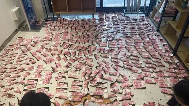 一老人家中发生火灾，近40万现金被烧毁