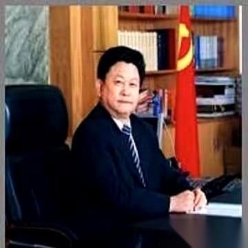 说说郑州那个陈西川，市政协原副主席。
通报出来，就一行字。但背后，是一个人半辈子