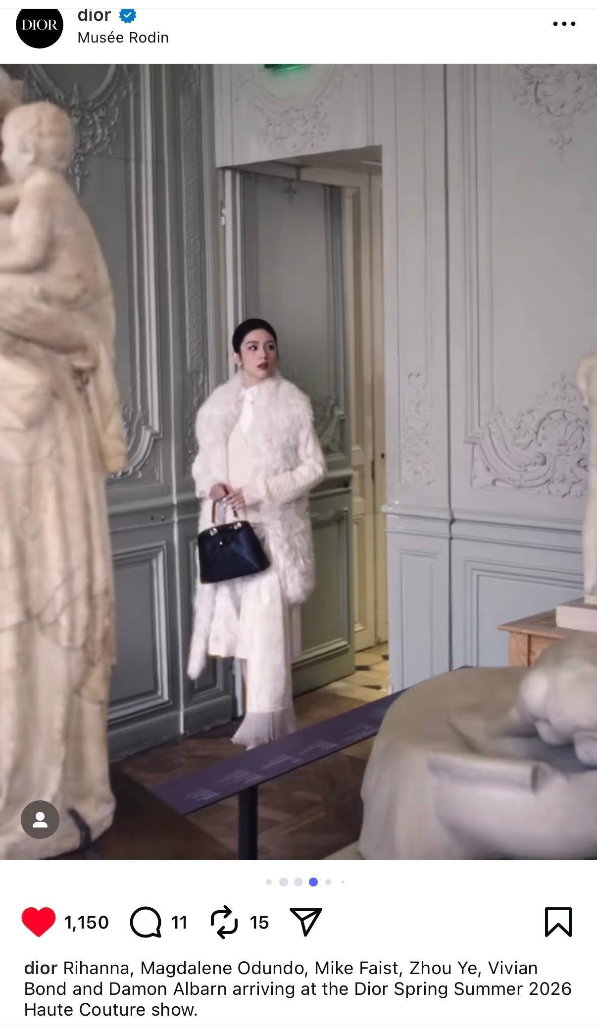 迪奥官方ins认领周也时装周造型惹 