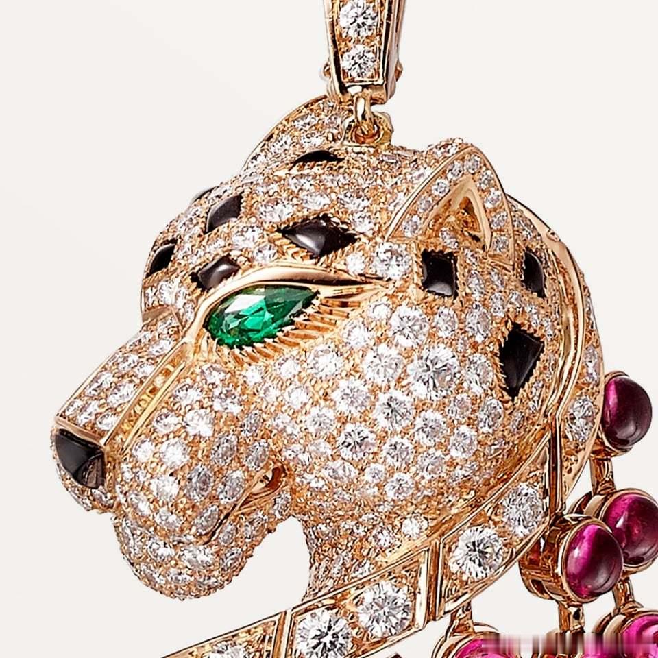 我喜欢这种猎豹，眼睛绿油油的。满钻猎豹+祖母绿豹眼，稀缺长流苏 