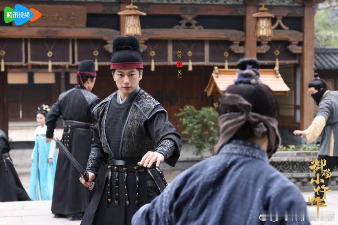 吴江下线吴江用行动告诉我们，什么是真正的忠勇！不是嘴上说说，而是遇事冲在前，拼到