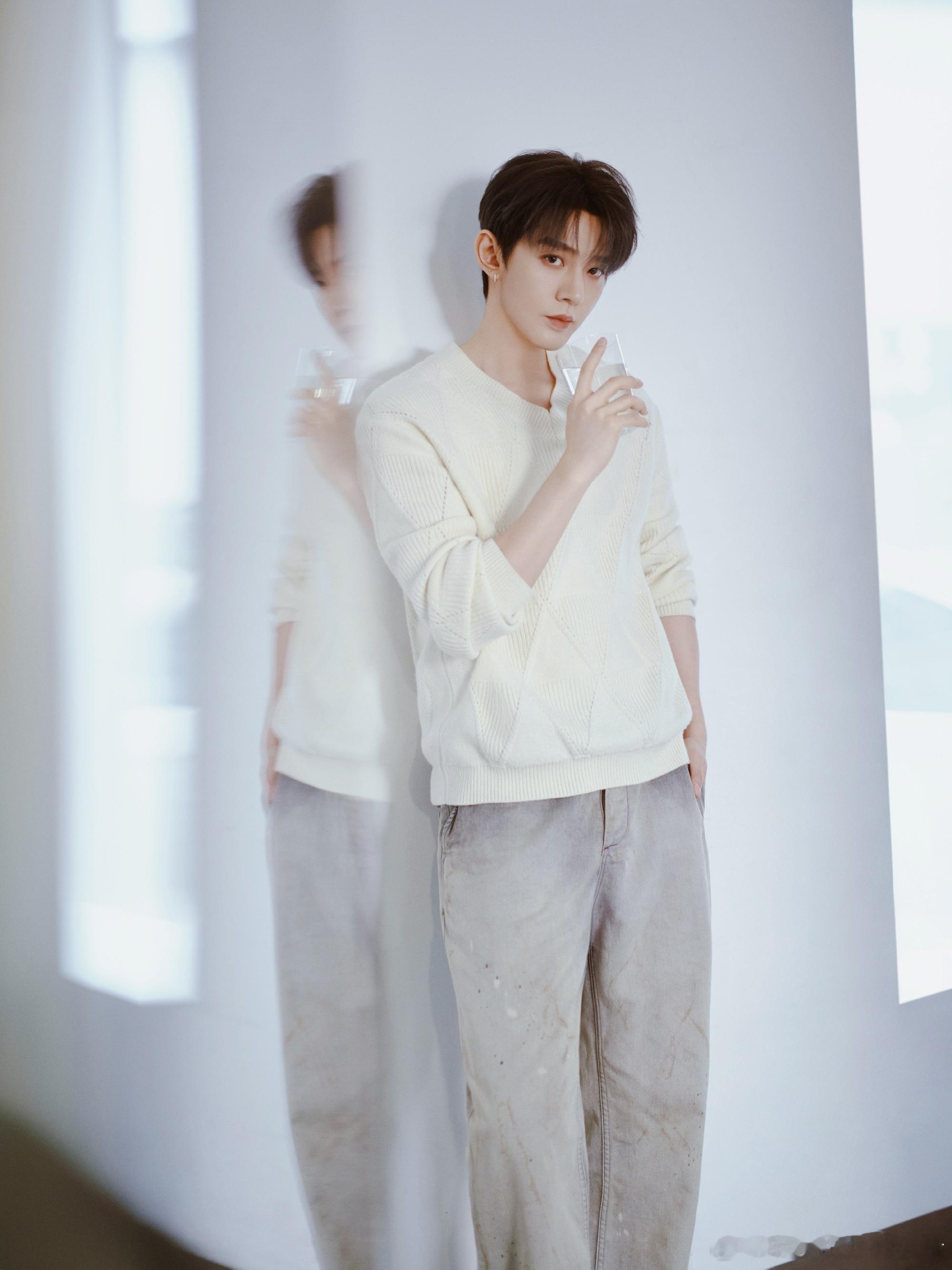 邓为直播活动造型出图，居家男友