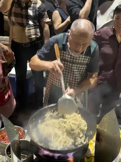 盛情难却，应同学之邀回家乡衡阳呆了三天，叙旧之余，也会八卦，自然也就聊到了最近火