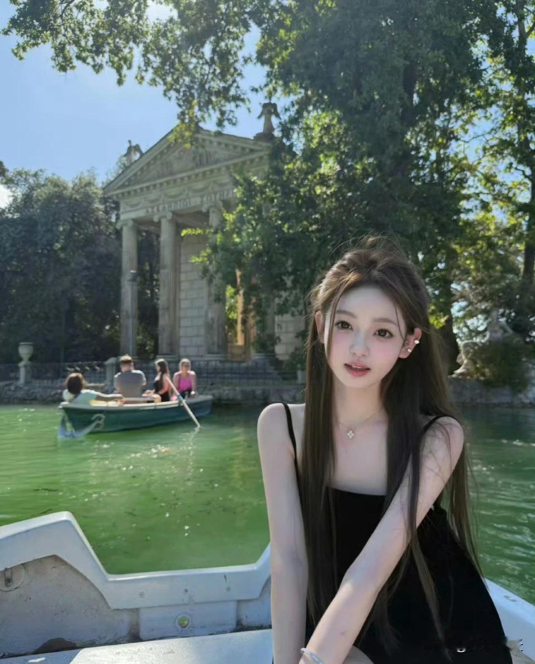 懒懒 长得可爱 像棉花糖 ，几个月前的亲吻照💏刚秀上就被男朋友狠狠打脸 

王
