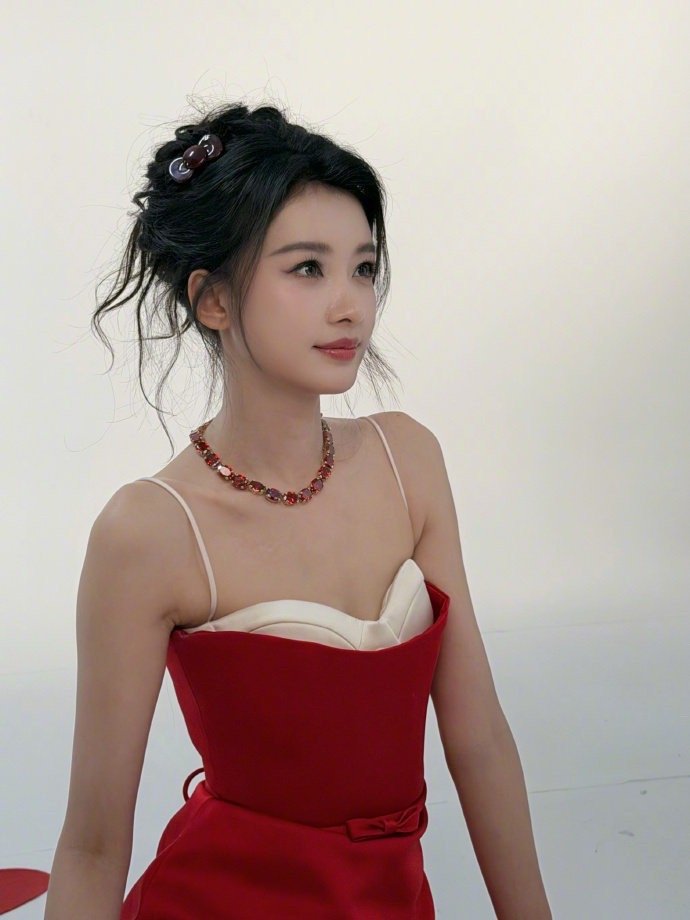 孙怡准备好大家见面孙怡红色小草莓 孙怡红色小草莓，孙怡准备好大家见面，期待这个酸