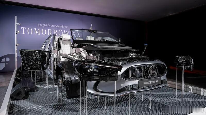 大v聊车 奔驰大灯设计革命｜卸螺丝即可维修- Mercedes-Benz近日公布