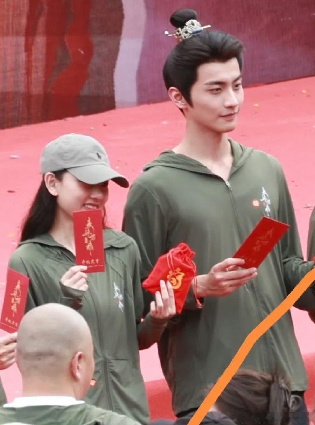 这种给世家公子俊美男主演小厮都不配的货现在也是演上贵公子男主了[微风] ​​​