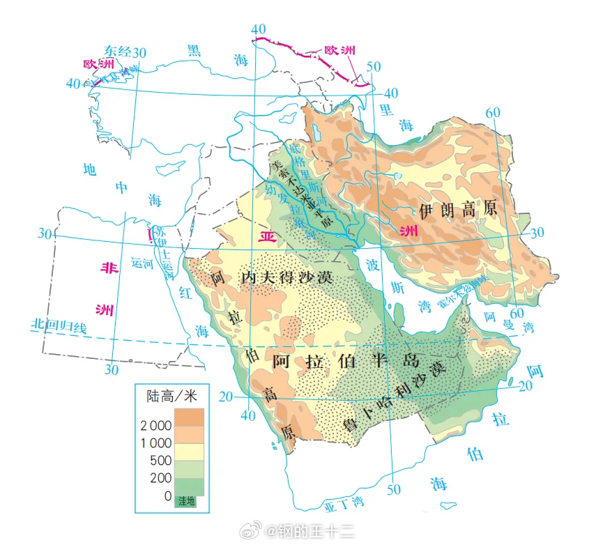 霍尔木兹海峡的地理位置，就决定了它是一个非常关键的军事要地，一方面巨量的油气要从