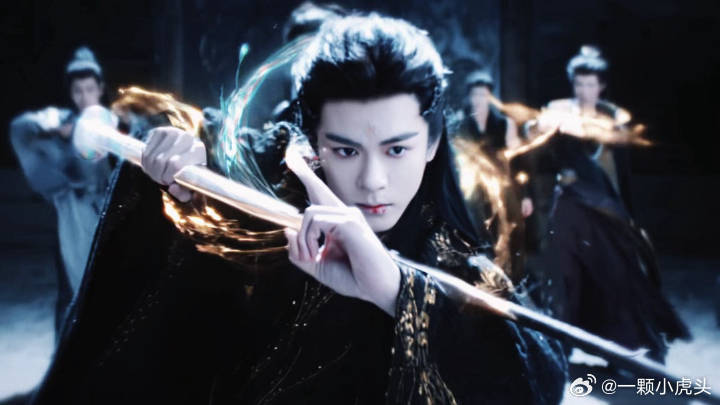 曾舜晞月鳞绮纪开播海报，我们武拾光终于来啦！ 