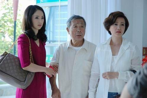 何晴午马曾同框合影，他们都是实力派演员，可他们最后都得了癌症。午马因为肺癌71岁