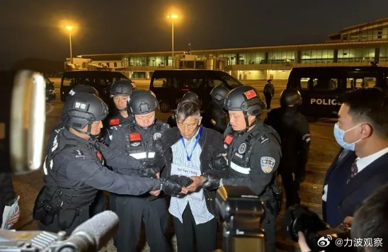 中方取得重大胜利！白所成等10名缅北重大犯罪嫌疑人被押解回国，再次诠释了什么叫“