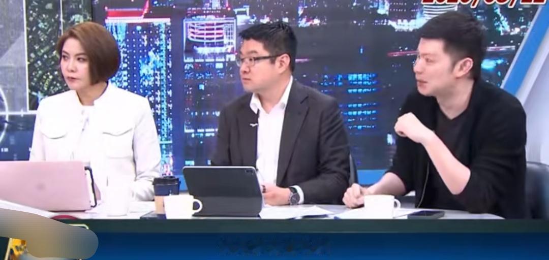 中国国民党籍台北市立委李柏毅在政论节目中为在台湾首个张雪机车鸣不平，他表示张雪机