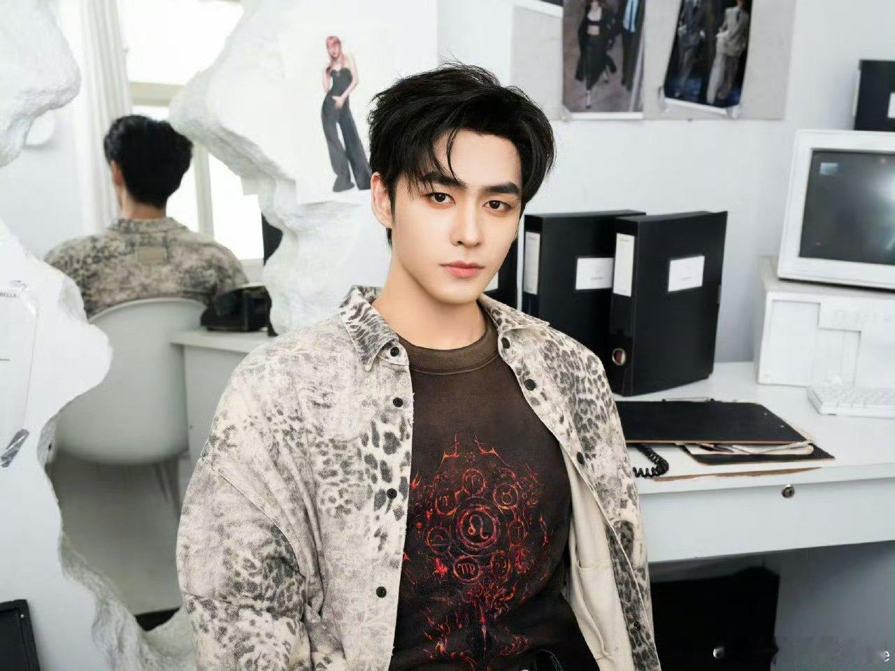 贵阳音乐节舞台夯爆了山城夜色点亮舞台，晚风裹挟着节拍流动，整场从“燃”到“走心”