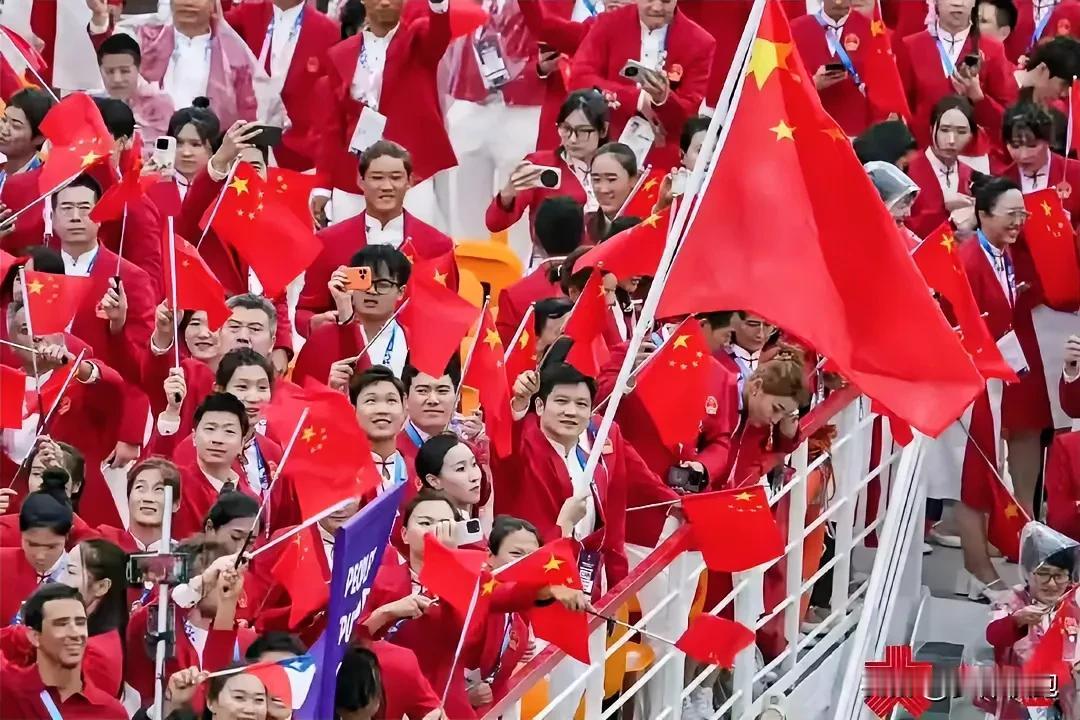 阿尔卡拉斯、德约科维奇顺利晋级巴黎奥运男单第二轮！首轮比赛中，阿尔卡拉斯6-3、