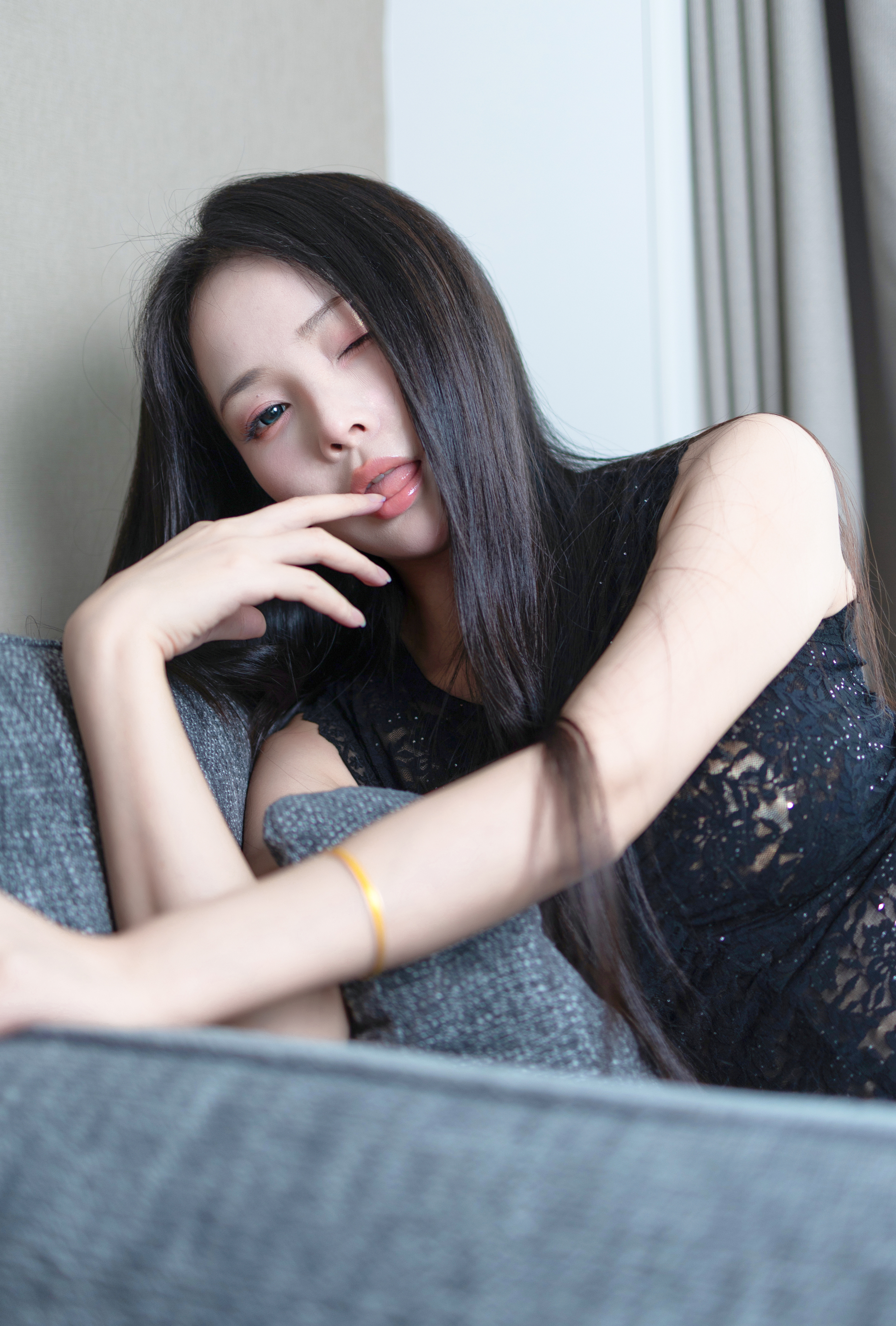 宝宝 让姐姐想想 该怎么惩罚不听话的你转发抽奖苏嫣超话 摄影：🧦：绫lingt