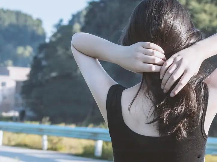想保持快乐心情，“没心没肺”是个好办法。生活里，很多人活得累，不是事难，而是心思