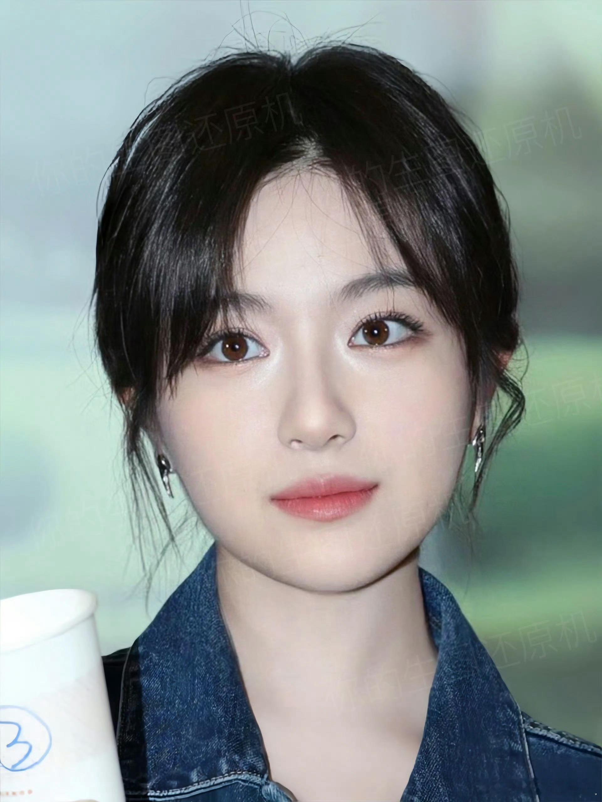 兰迪这张生图完全是小猫咪🥺🐈 ​​​