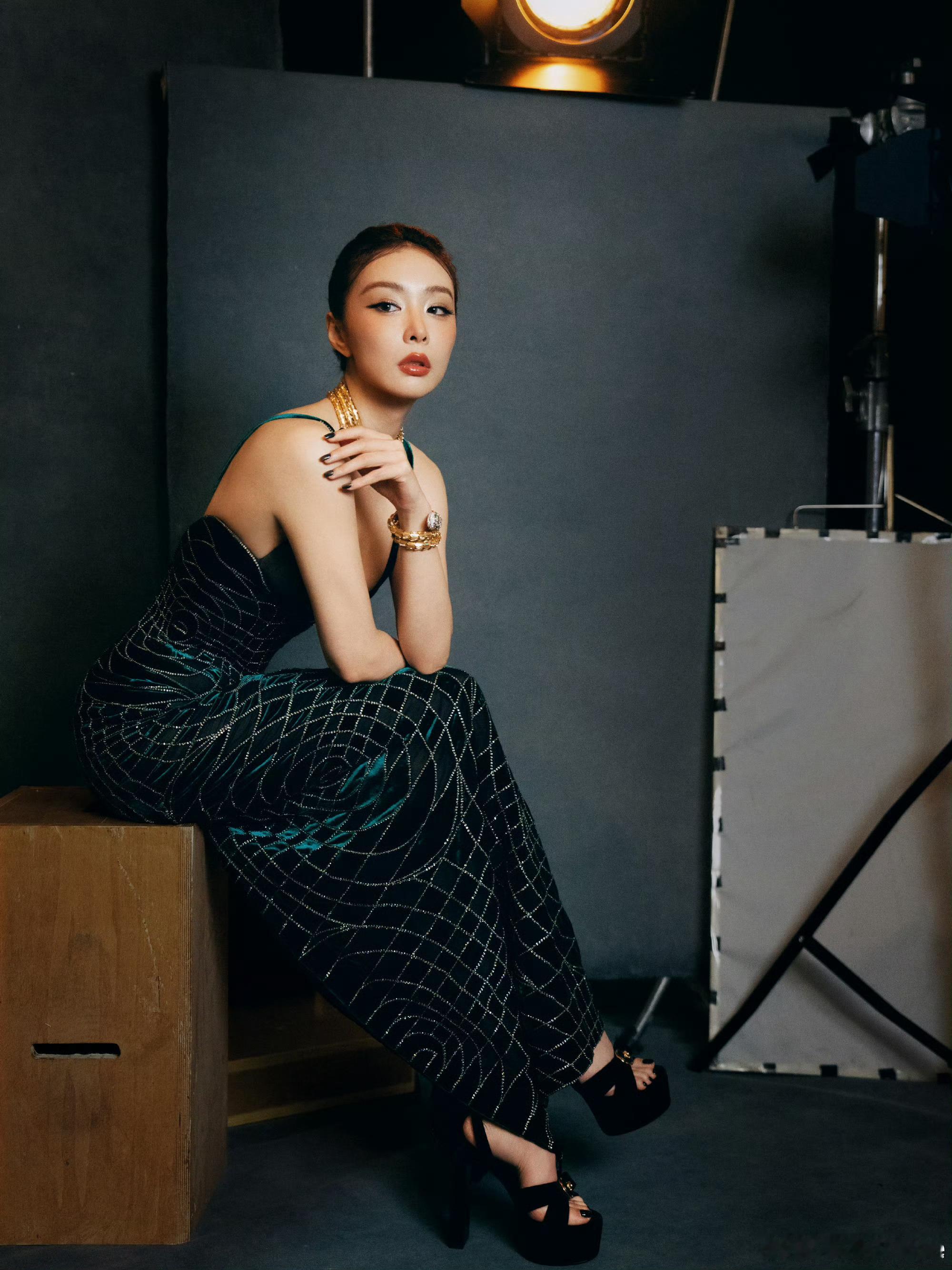 高叶红毯捕手高叶行走的宇宙星图这波“宇宙星图”直接封神，每一步都踩在我的心巴上！