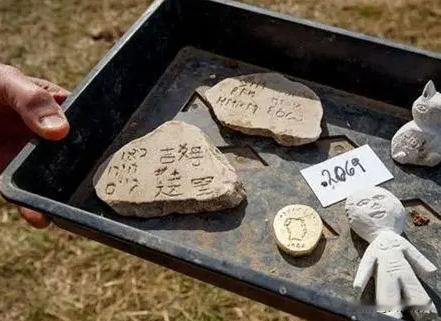 英国考古发现1600年前的古罗马壁画，竟然出土了汉字，引起社会各界轰动，专家表示