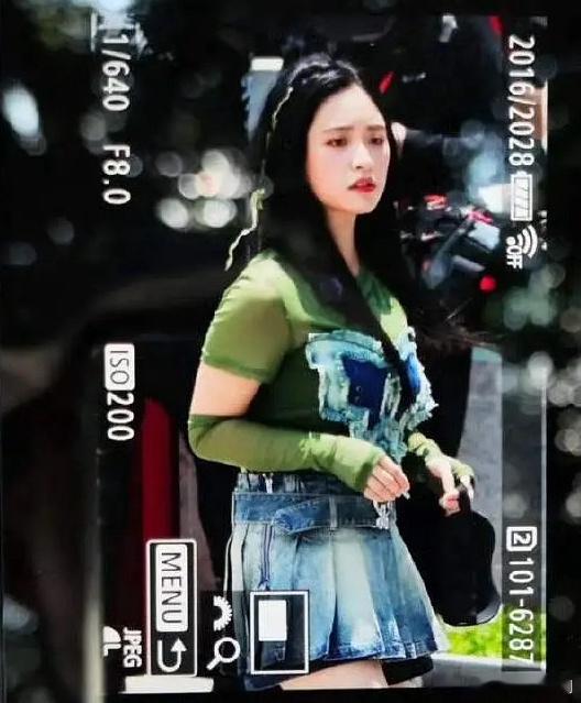 沈月现在胖的我还以为是李雪琴呢 ​​​