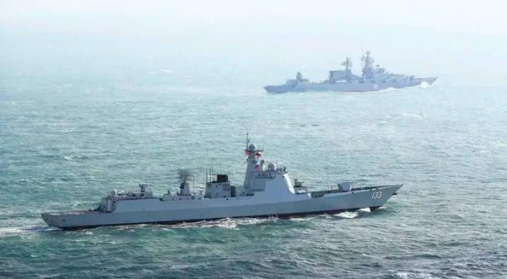 以牙还牙！解放军今天傍晚过航日本横当水道，前锋朝着日本本土九州！社会舆论说，你做