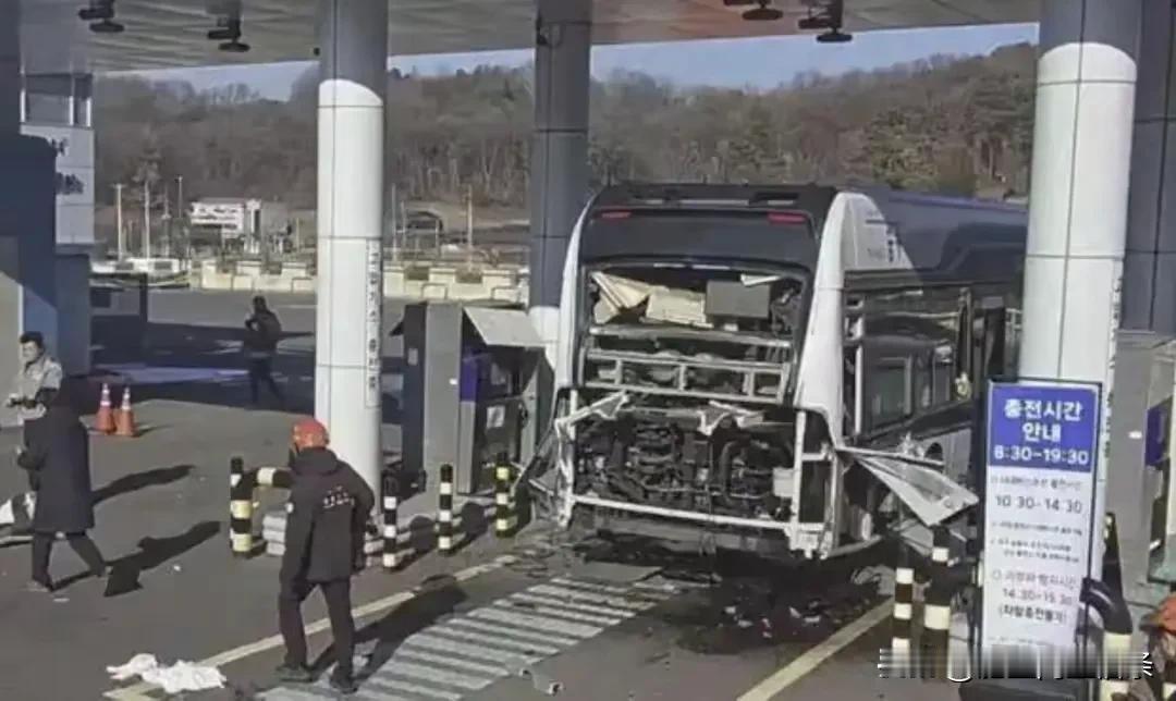氢能源为什么不是主流，韩国氢能源公交加氢时发生爆炸，3人重伤。丰田都开始开发电动