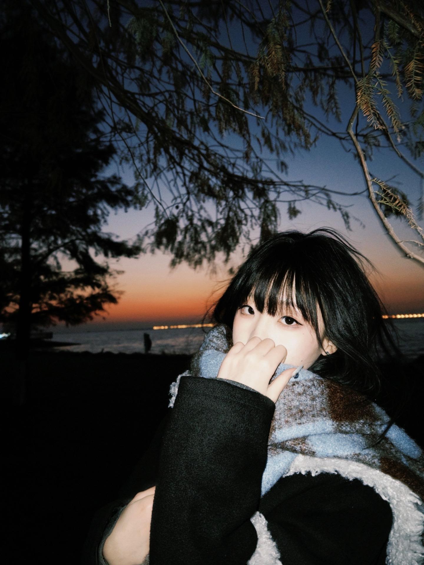 你许过的誓言 我用凌晨三点的泪替你抹去。