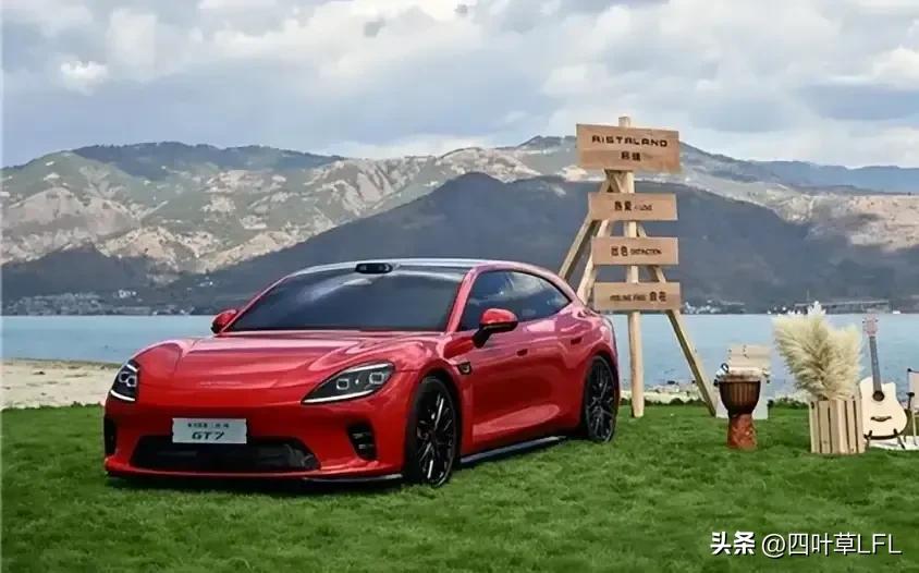 启境GT7“静如处子，动如脱兔”，爱了爱了。停车休憩时，它宛如一件静谧的艺术品，