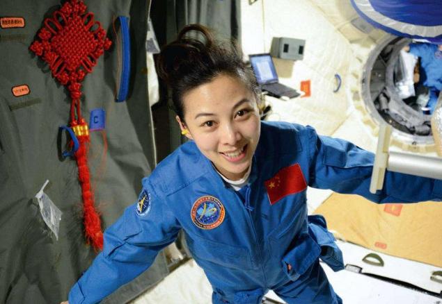 在宇宙探索的进程中，越来越多的女性加入了航天员的行列，比如中国的王亚平就成为了首