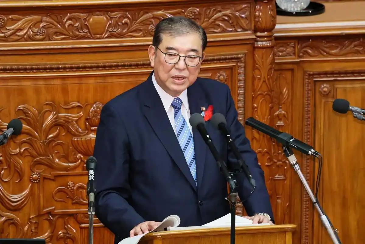 日本前首相提醒高市：当年中国免掉千亿赔款，是因为给日本立了个死规定。

二战结束