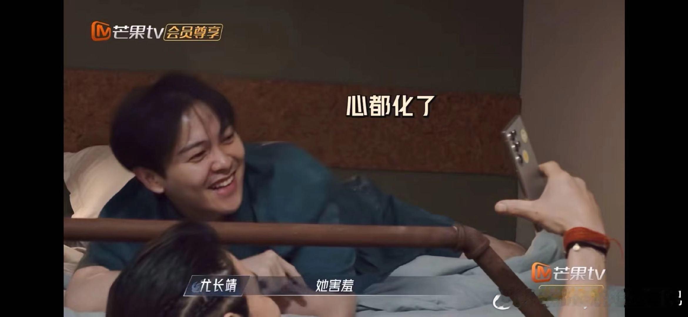 #尤长靖用闽南语跟向佐女儿打招呼##披荆斩棘#看尤长靖和向佐女儿互动，就像看了一