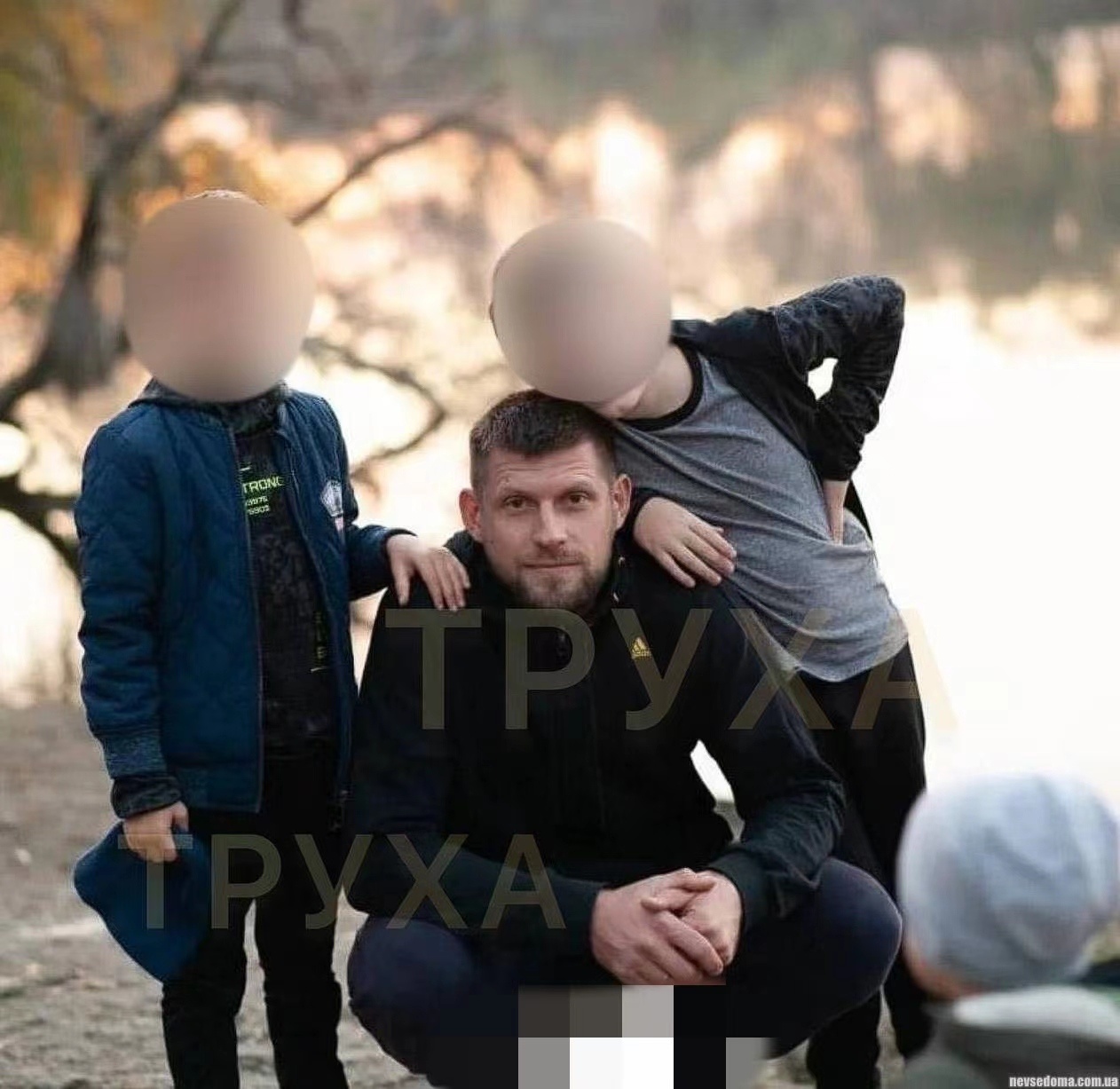 近日乌克兰第聂伯河某地，一名乌克兰司机因交通违章被警察拦下，随后双方发生冲突，司