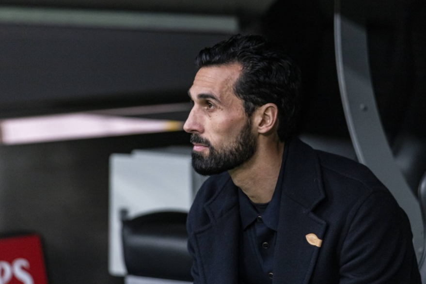 在皇马客场对阵比利亚雷亚尔的比赛前，《阿斯报》主编龙赛罗对阿韦洛亚的战术调整发表