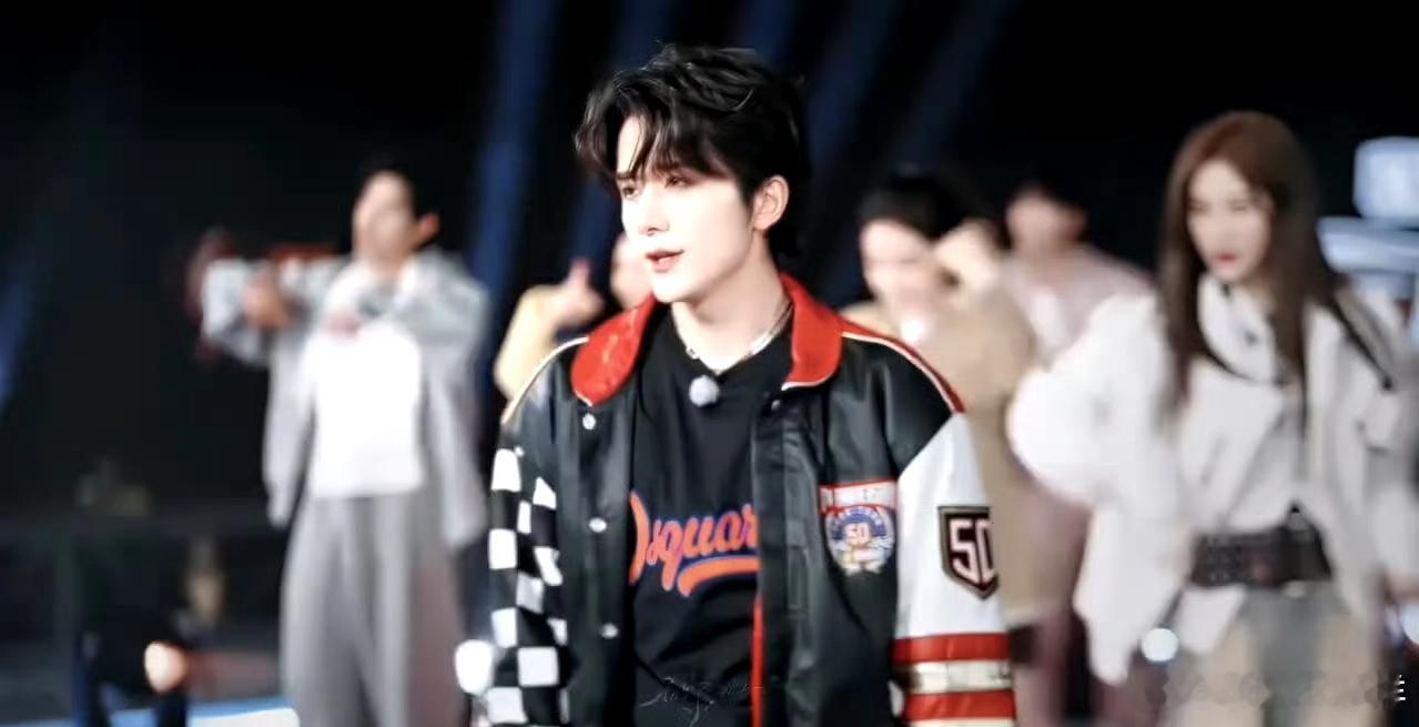 有张新成这样的萌男进入我的视野超燃青春的合唱 这下总算明白张新成很少参与体能类综