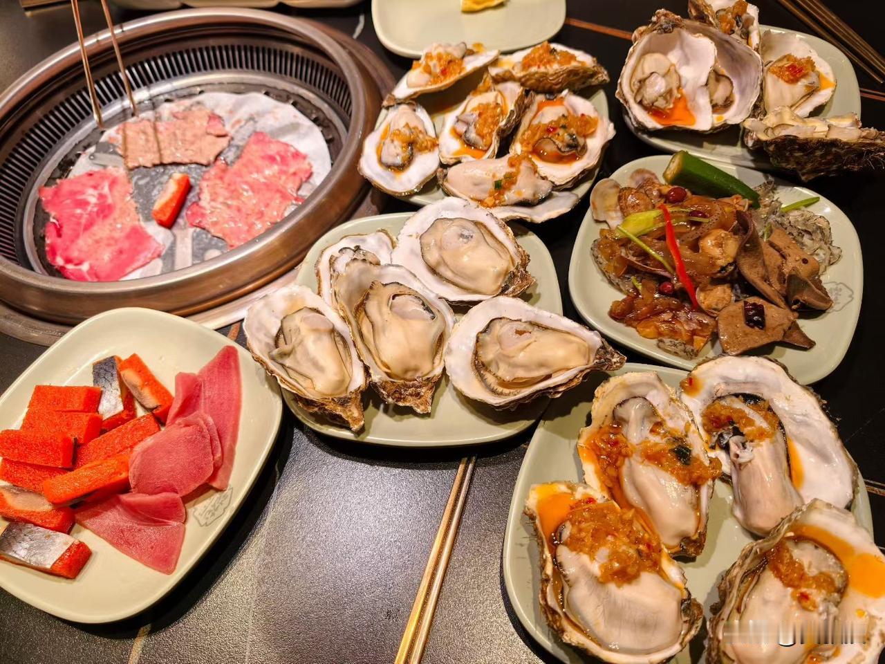 在宿舍写文章到11点
忽然看见朋友圈有人吃烧烤
真是烦人
不能出门吃烧烤
只能过