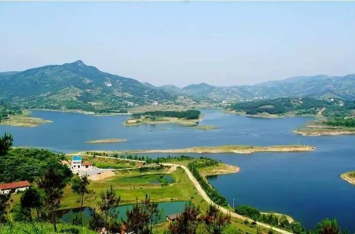 团风牛车河水库·前世今生
 
牛车河水库是黄冈十大重点水库之一，地处团风贾庙乡，