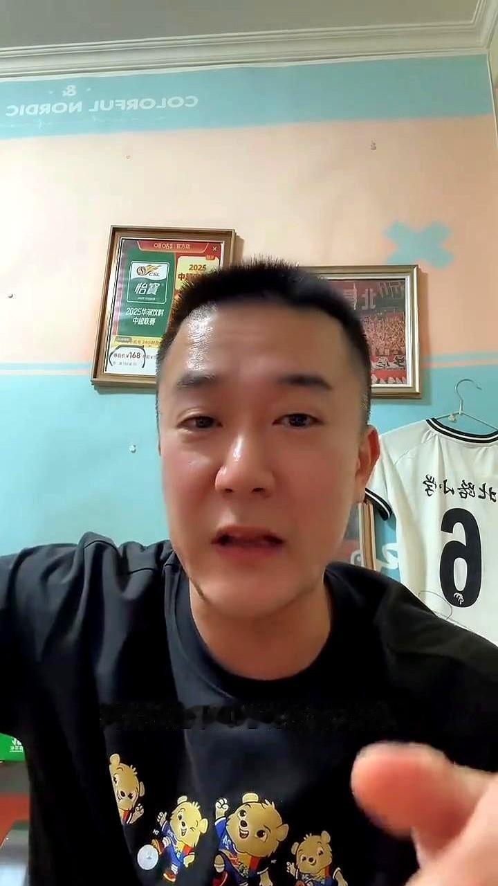 很多泰山朋友希望我干董路，我为啥没有？
我眼瞅着董路带着足球小将拿了冠军，瞅着他