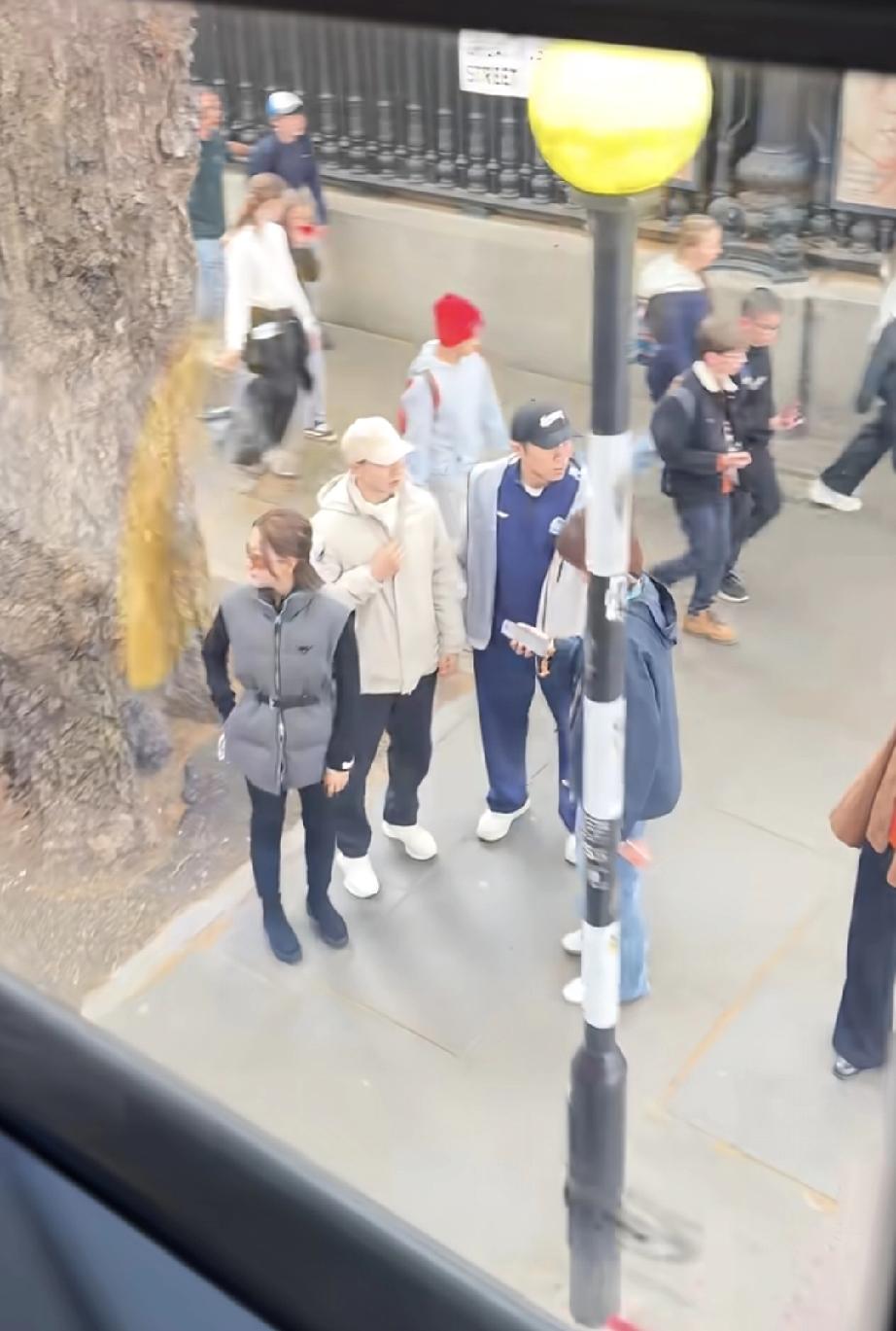 结束观看和助力国乒男队淘汰赛第二轮比赛行程的马龙夏露夫妇与许昕姚彦夫妇，下午去伦