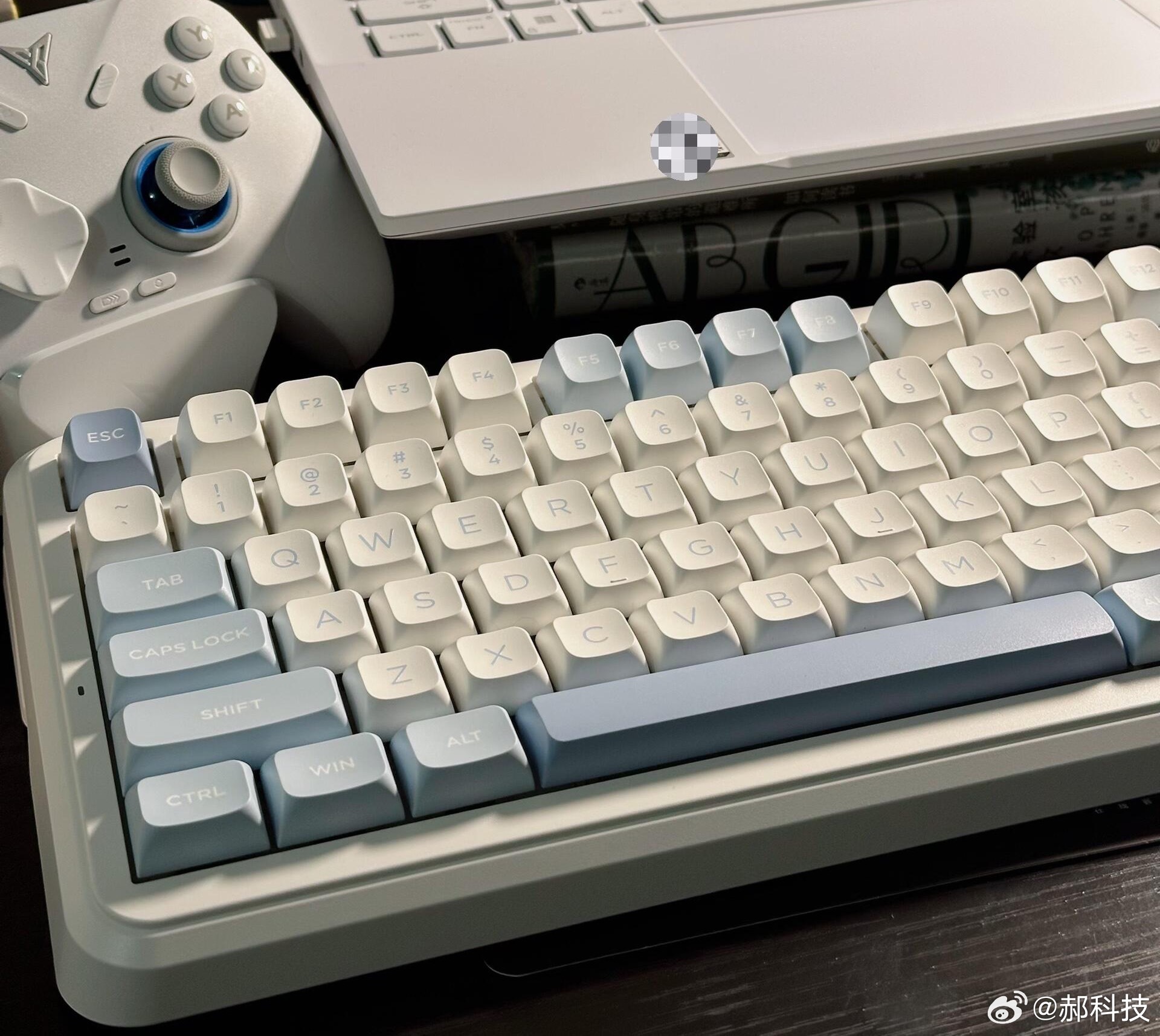 迈从 k99v31.搭载自研星斗8K方案，拥有原生双8K回报率和0.125ms超