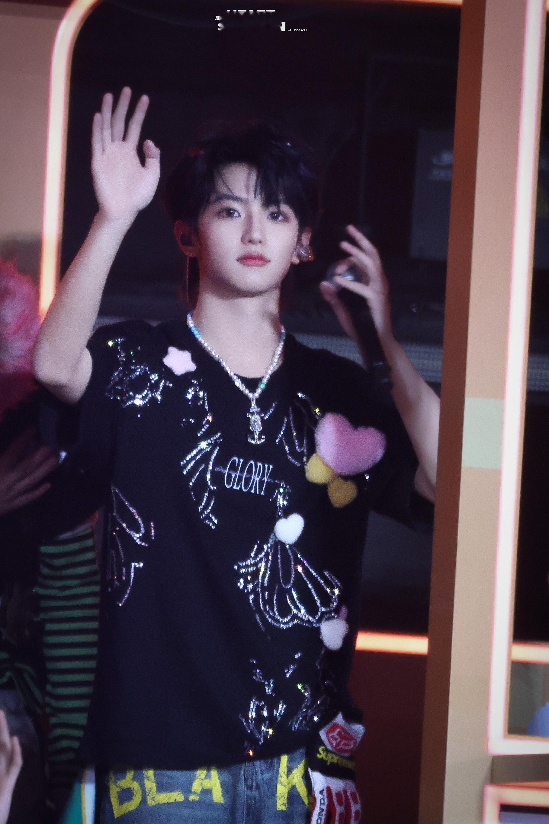 梓渝站姐穆祉丞高会排名 穆橹是不是想站在梓渝的肩上往上爬啊？