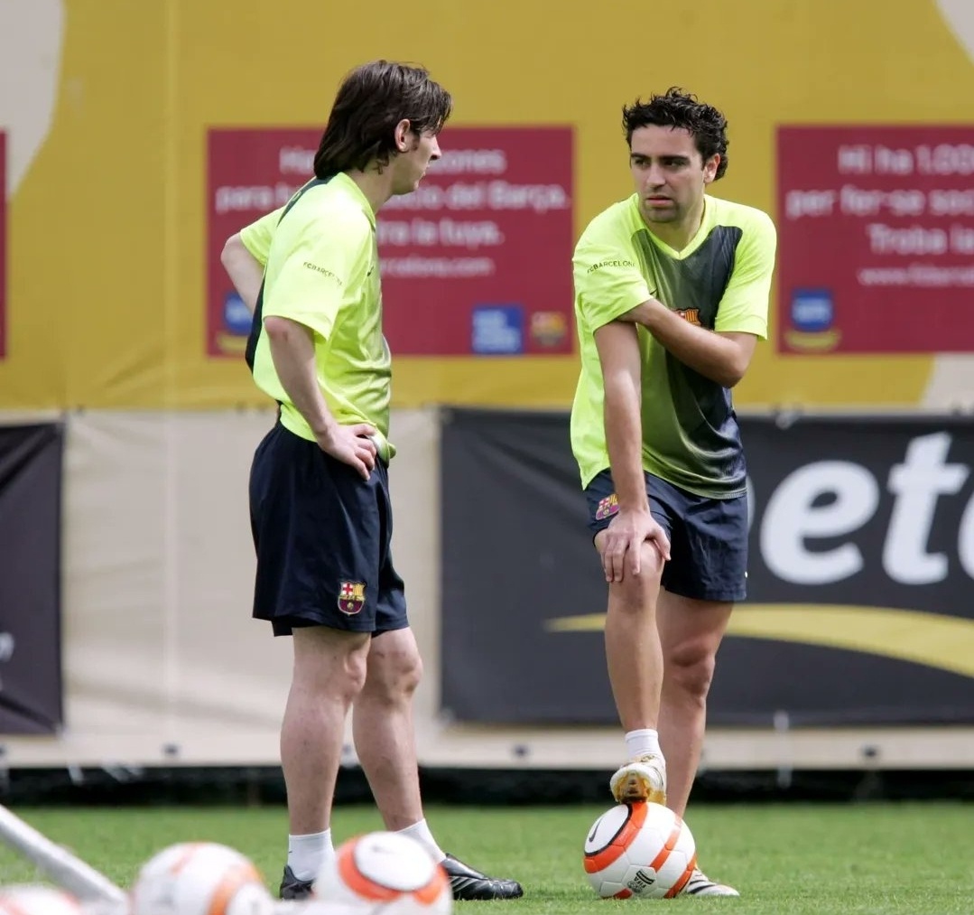 梅西和哈维💚足球巴萨