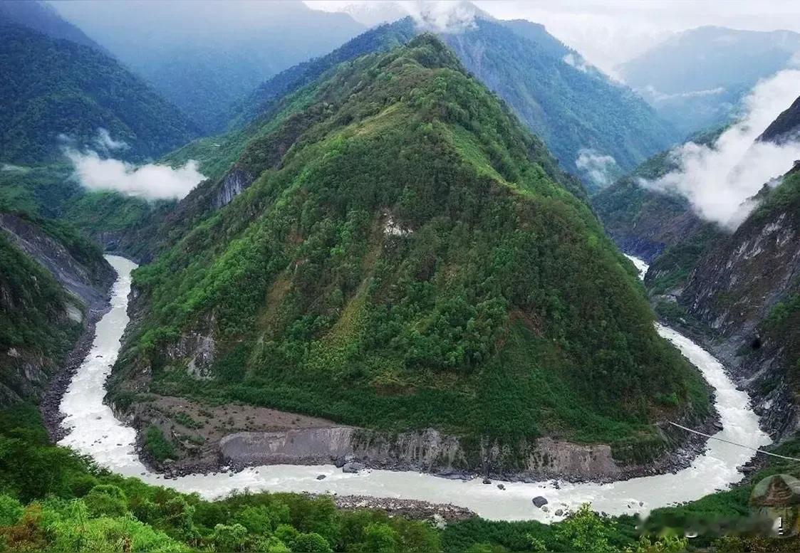 雅鲁藏布江终于要建水电站了！！但又不够完美！
雅鲁藏布江下游水电站终于奠基开工了