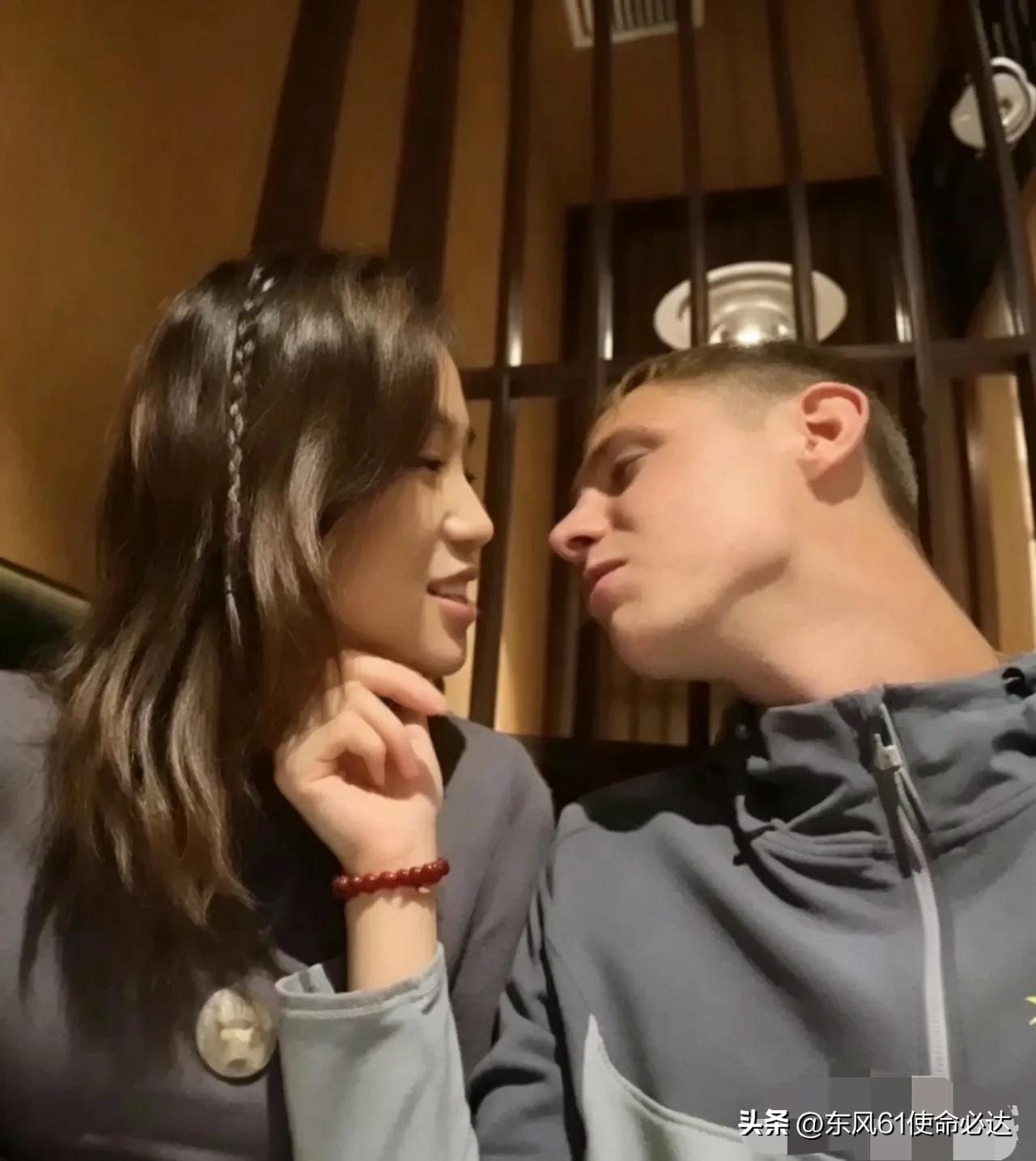 那段关于西安“麻辣烫女孩”的视频，真是让人如鲠在喉，一阵反胃。
 
几个小时的露